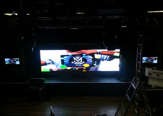 China Alquiler interior para los acontecimientos grandes, exhibición llevada ultra fina de la pantalla de P4 SMD LED fábrica